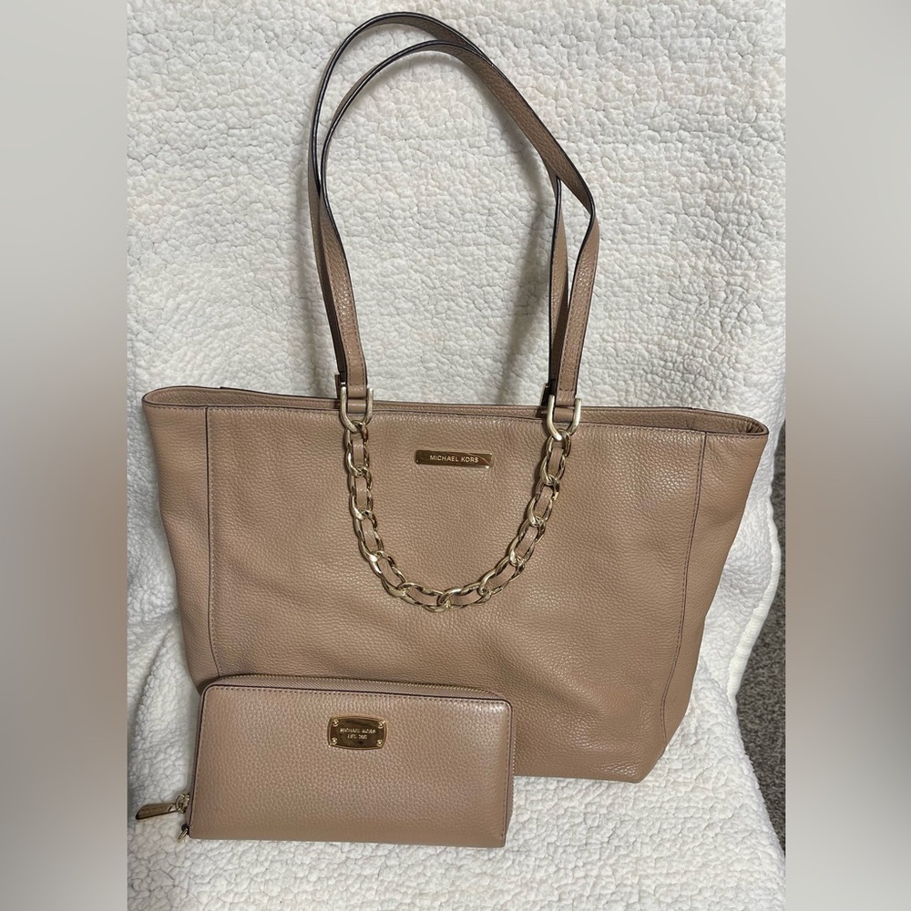 Michael Kors Purse & Wallet